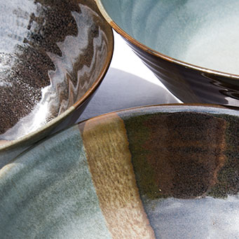 AURORA – bowls showing glaze detail